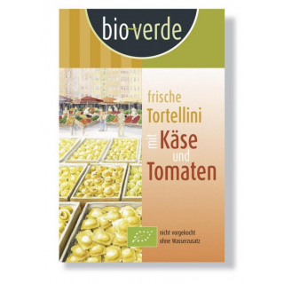 Frische Tortellini mit Käse & Tomaten